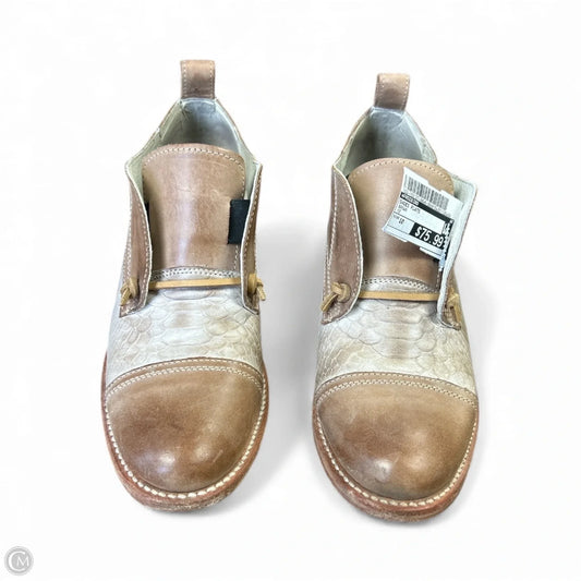 Shoes Flats By Freebird In Brown, Size: 10