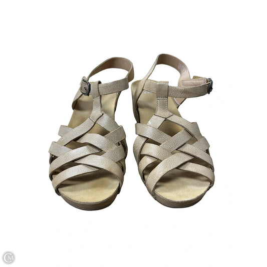 Sandals Heels Kitten By Dansko In Tan, Size: 9.5