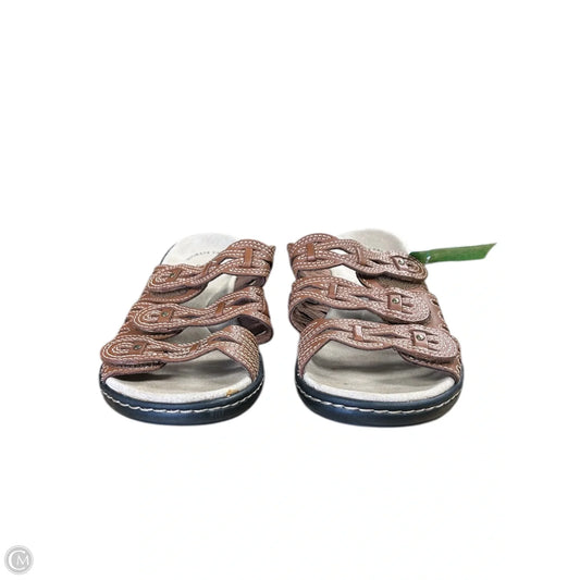 Sandals Flats By Clarks In Brown, Size: 6