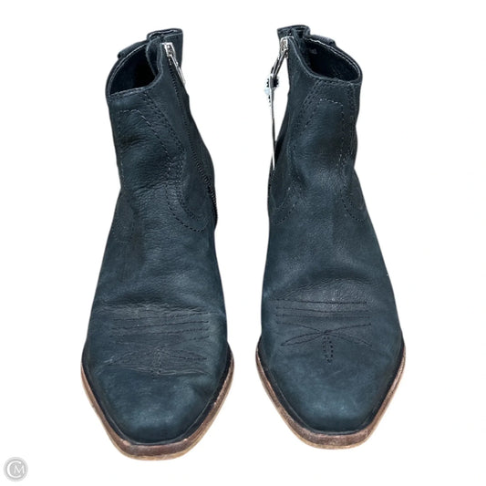 Boots Ankle Flats By Dolce Vita In Black, Size: 6