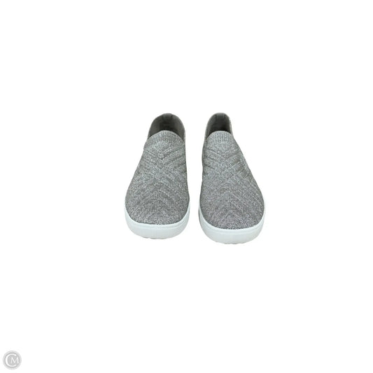 Shoes Flats By White Mountain In Silver, Size: 9.5