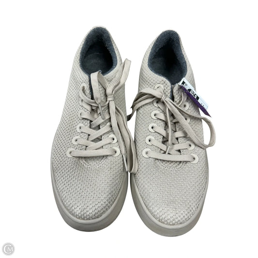 Shoes Sneakers By Cmc In Tan, Size: 9.5