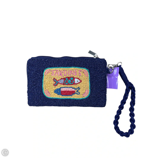 Wristlet By Clothes Mentor, Size: Medium