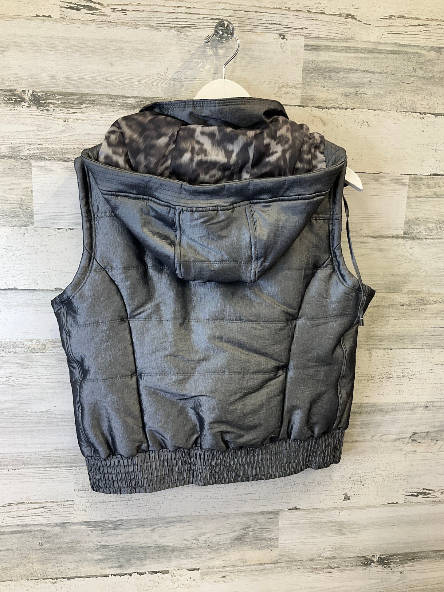 Vest Puffer & Quilted By Calvin Klein In Silver, Size: L