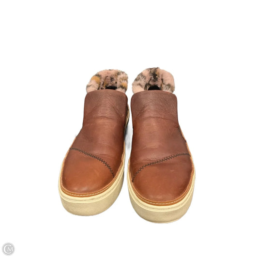Boots Ankle Flats By Toms In Brown, Size: 8