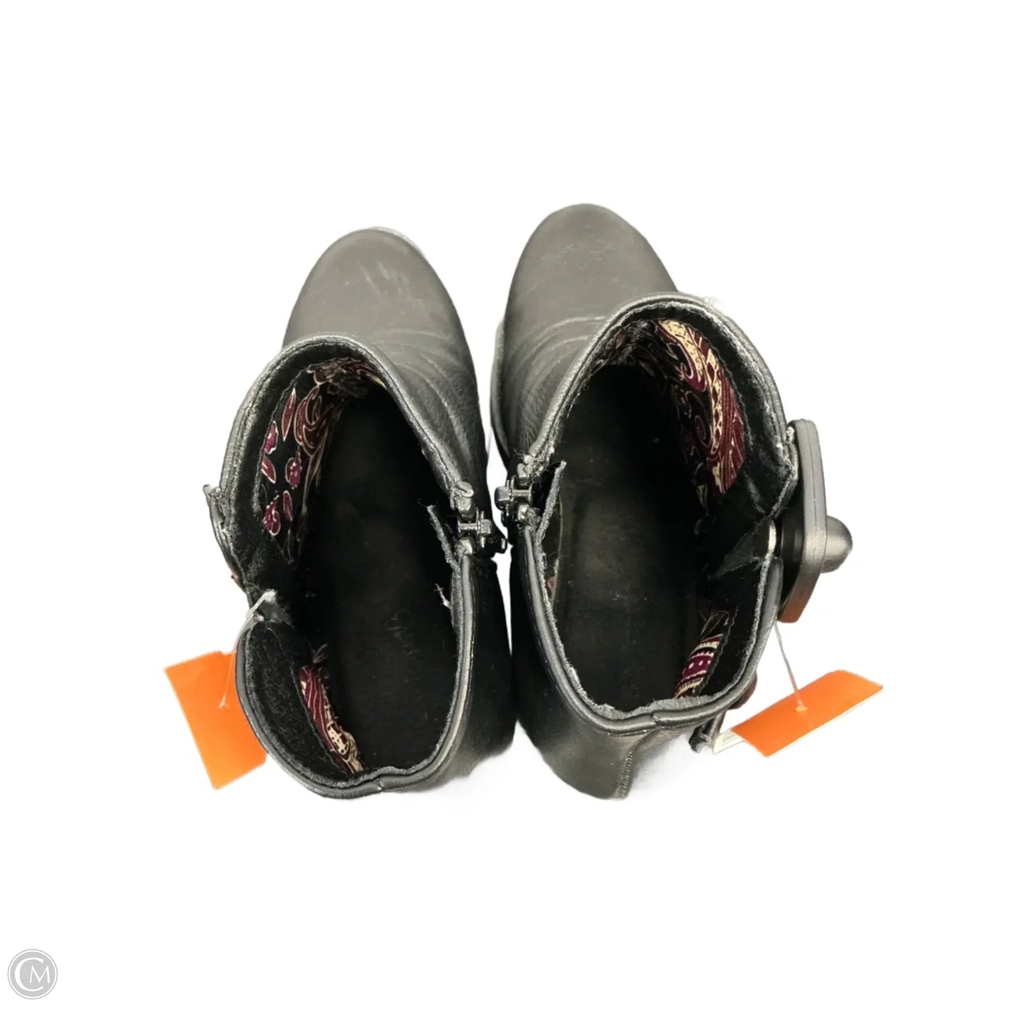 Boots Ankle Flats By Bare Traps In Black, Size: 6