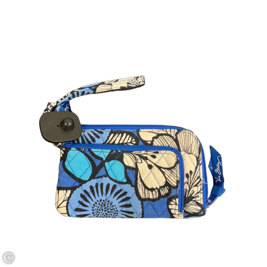 Wristlet By Vera Bradley, Size: Small