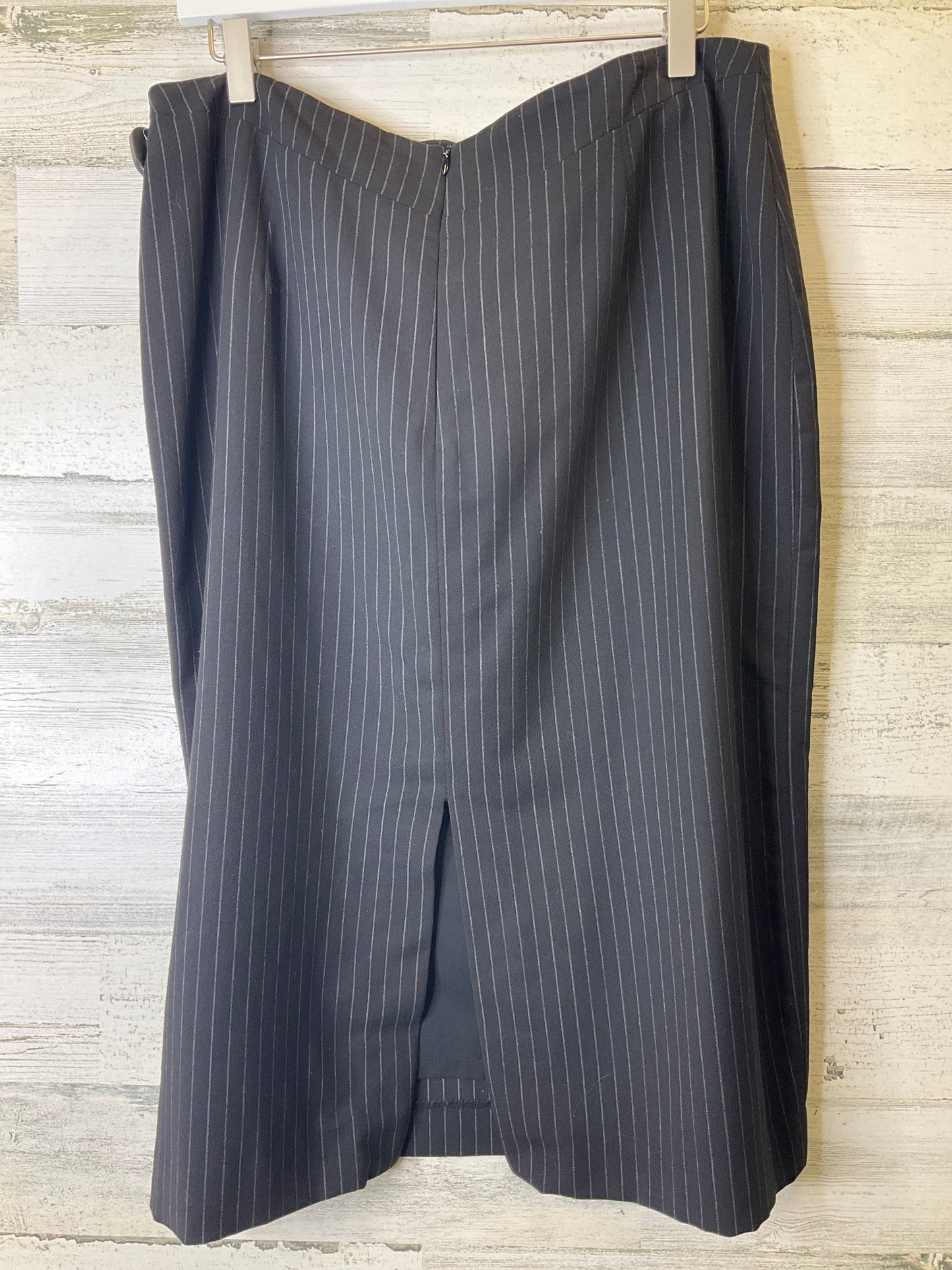 Black Skirt Midi Banana Republic, Size 14