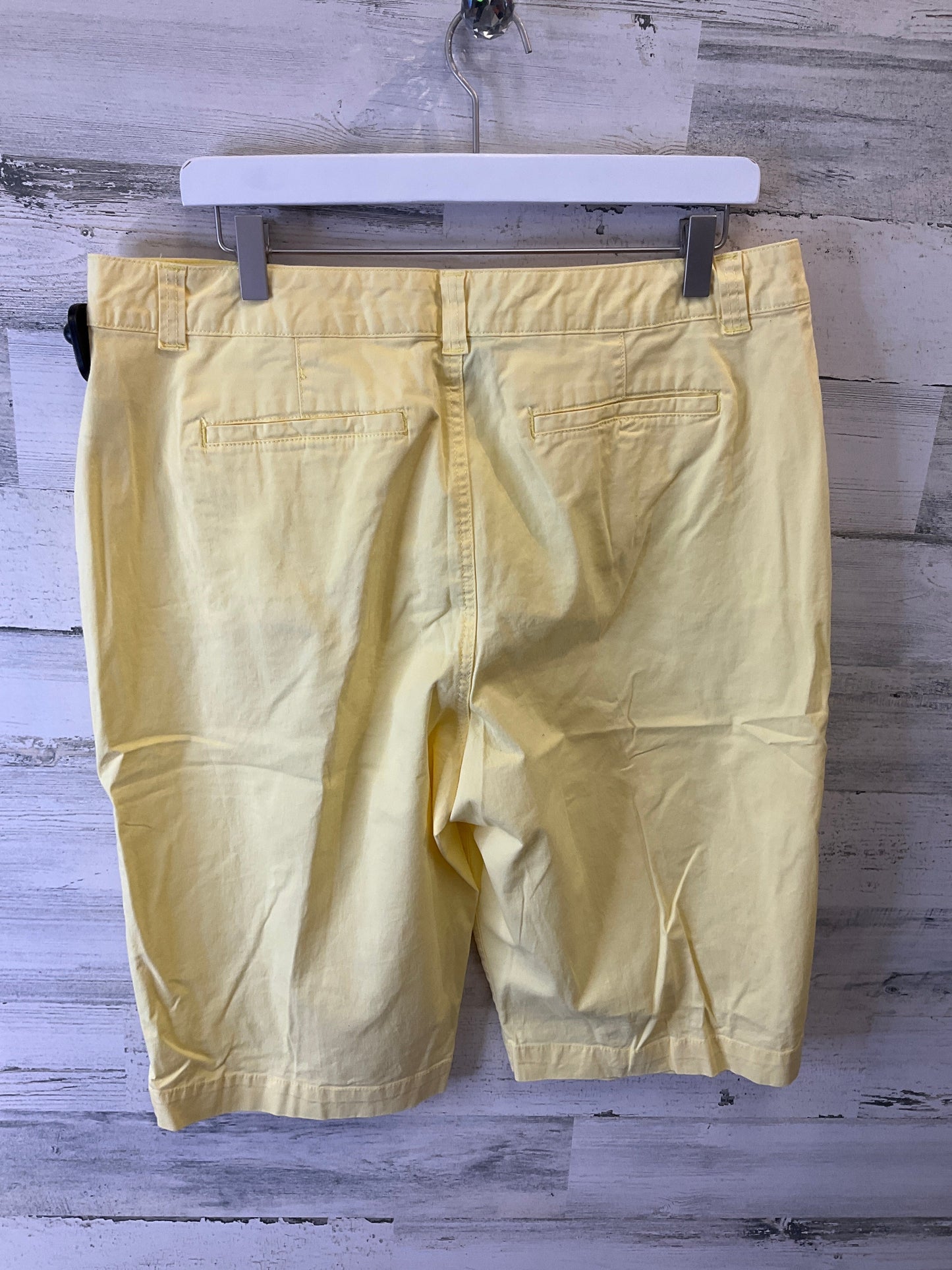 Yellow Shorts Bandolino, Size 16