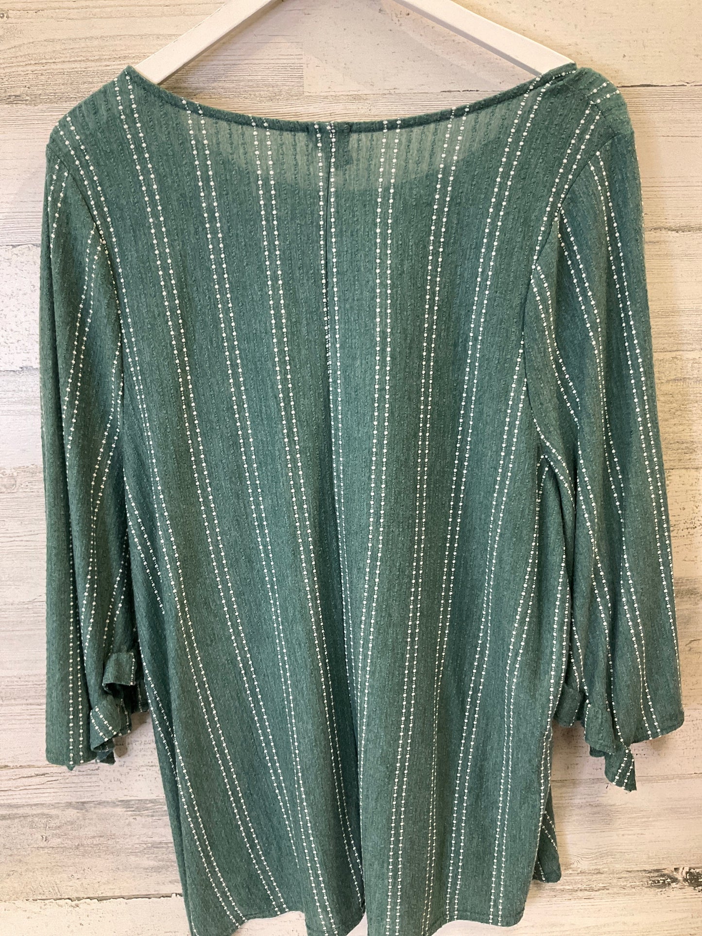 Green & White Top 3/4 Sleeve W5, Size 2x