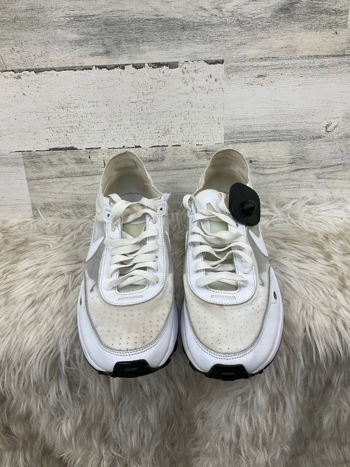 Shoes Athletic By Nike In White, Size: 9