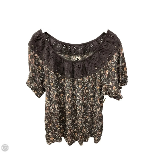 Top Short Sleeve By Maurices In Multi-colored, Size: Xxl