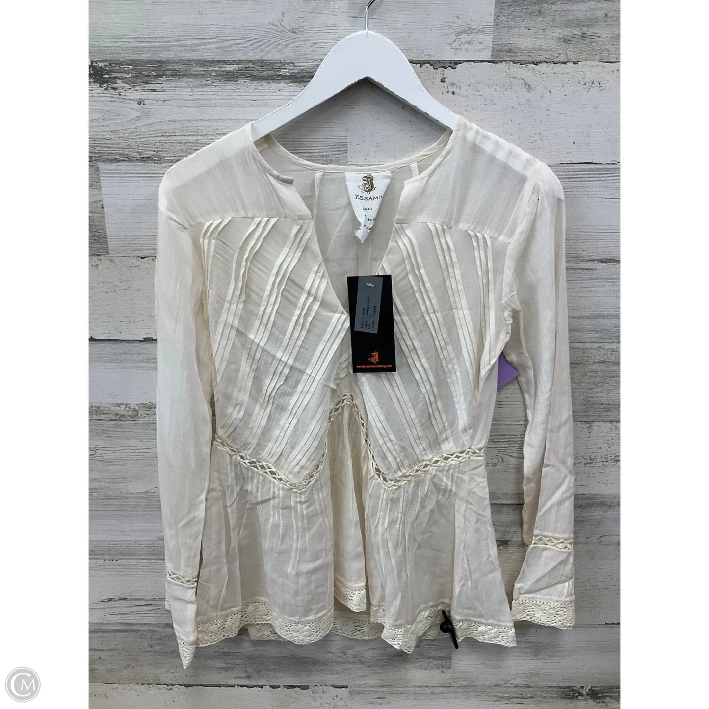 Top Long Sleeve By Clothes Mentor In Ivory, Size: S