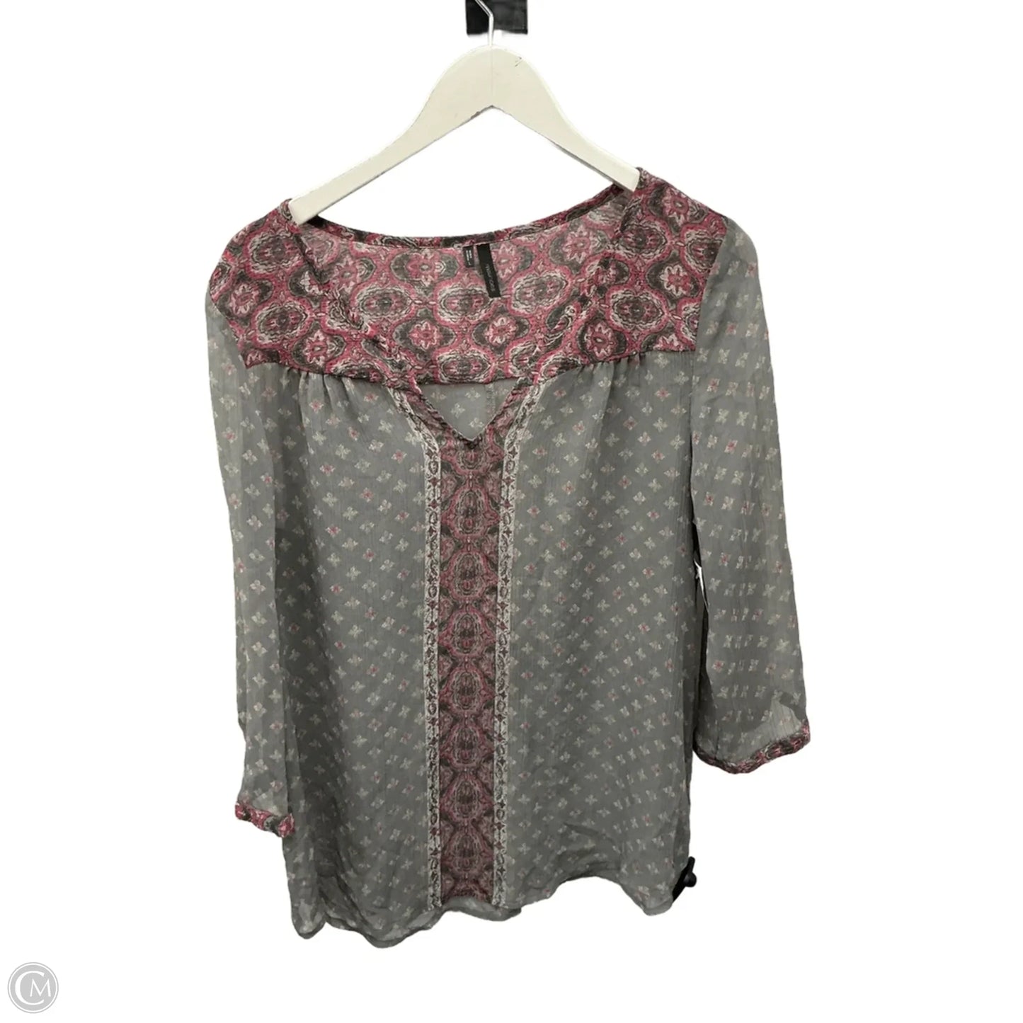 Top Long Sleeve By Maurices In Grey, Size: L