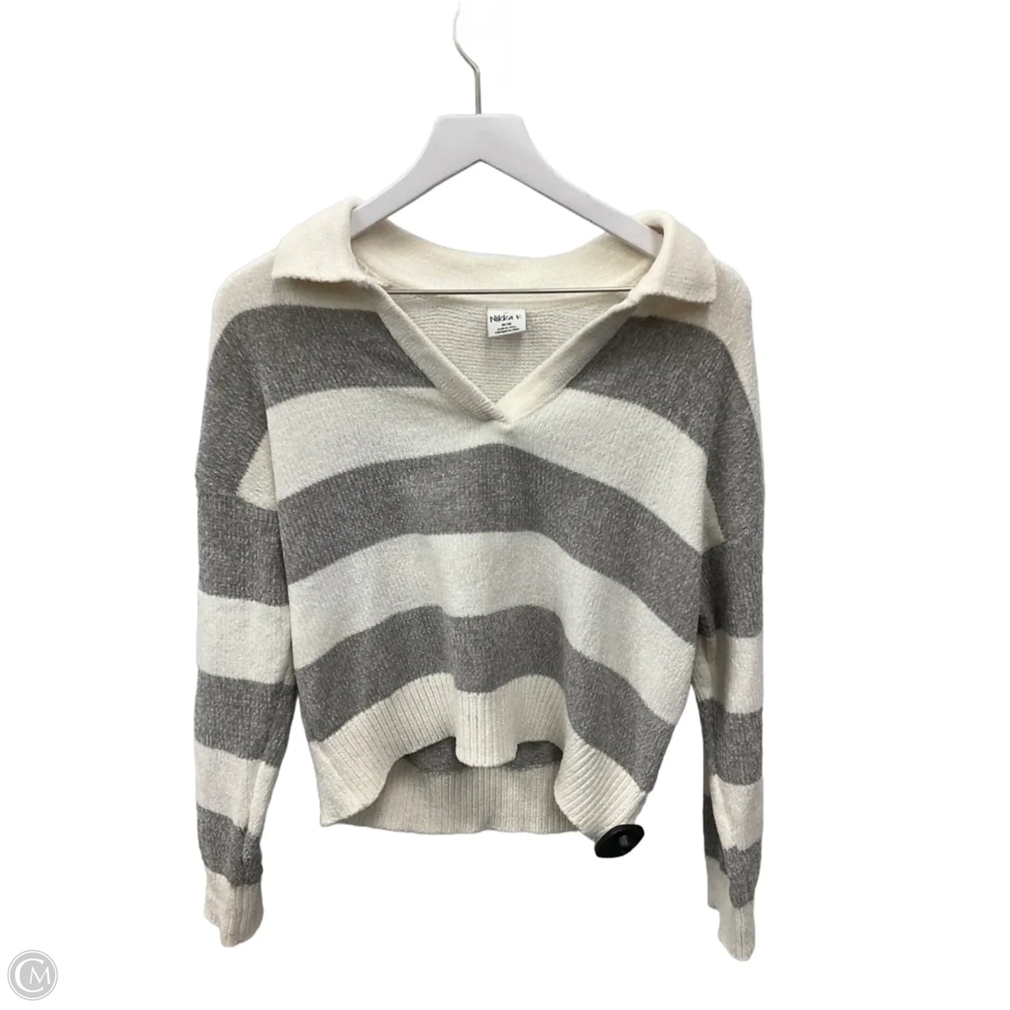 Sweatshirt Collar By Clothes Mentor In Cream & Grey, Size: M