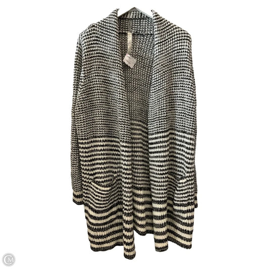 Sweater Cardigan By Clothes Mentor In Black & White, Size: 2x