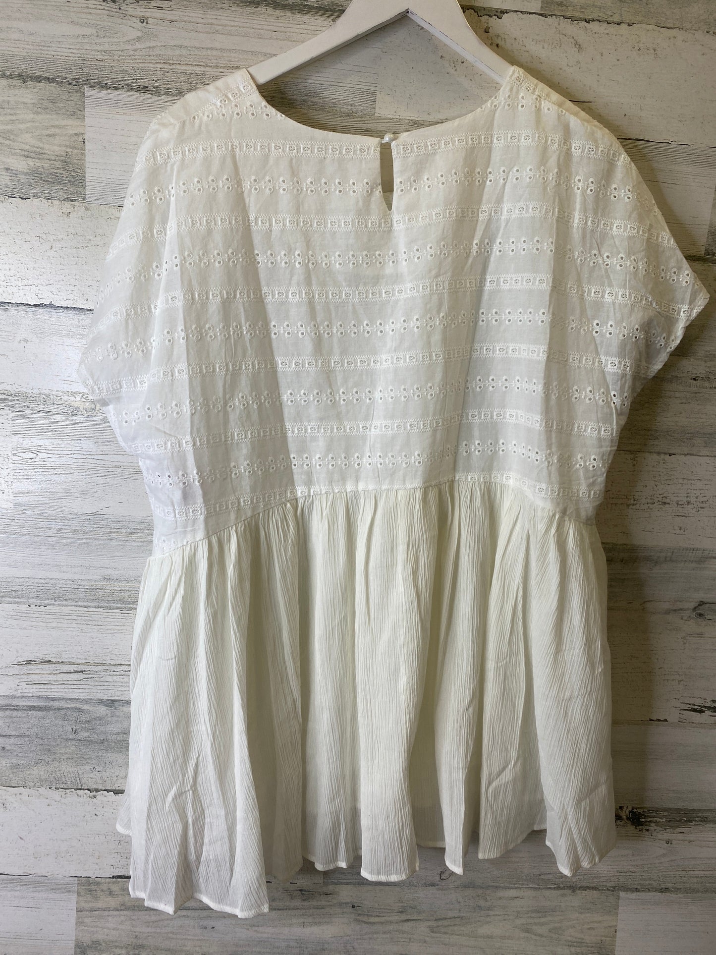 White Top Short Sleeve Chicsoul, Size 2x
