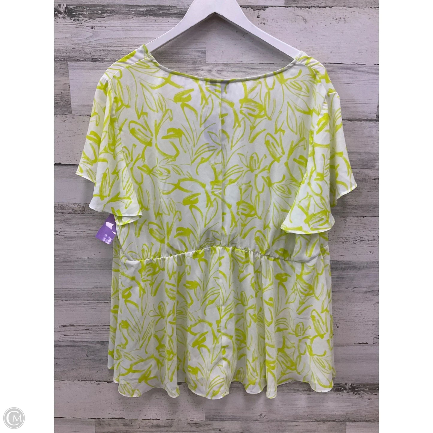 Top Short Sleeve By Torrid In Green, Size: 2x