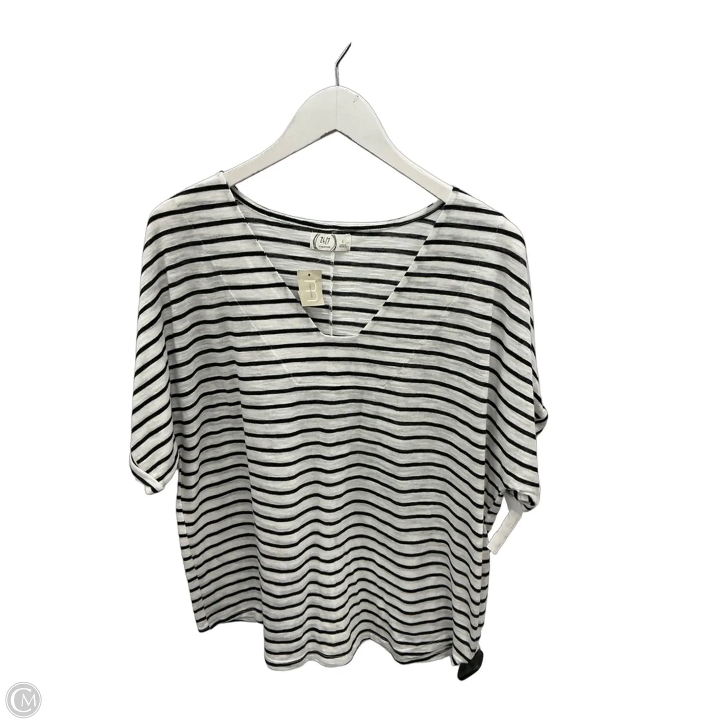 Top Short Sleeve By Maurices In Black & White, Size: L