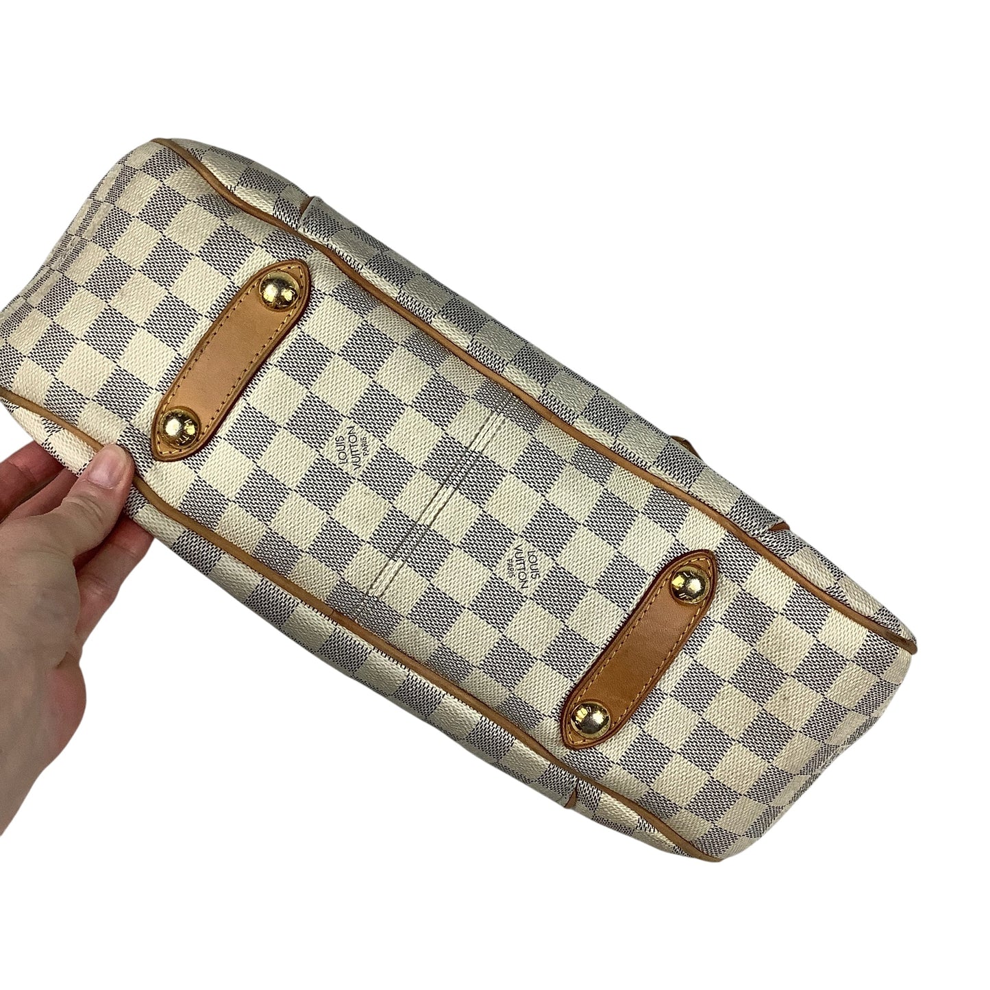 Handbag Luxury Designer By Louis Vuitton, Size: Medium