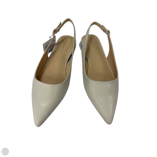 Shoes Flats By Liz Claiborne In Cream, Size: 10