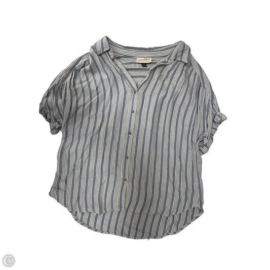 Top Short Sleeve By Universal Thread In Striped Pattern, Size: M