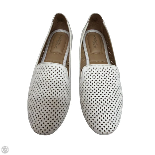 Shoes Flats By Morgan Taylor In White, Size: 6.5