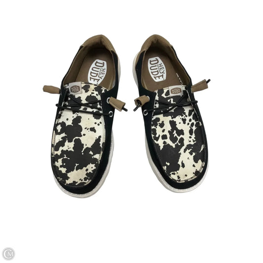 Shoes Flats By Hey Dude In Animal Print, Size: 8