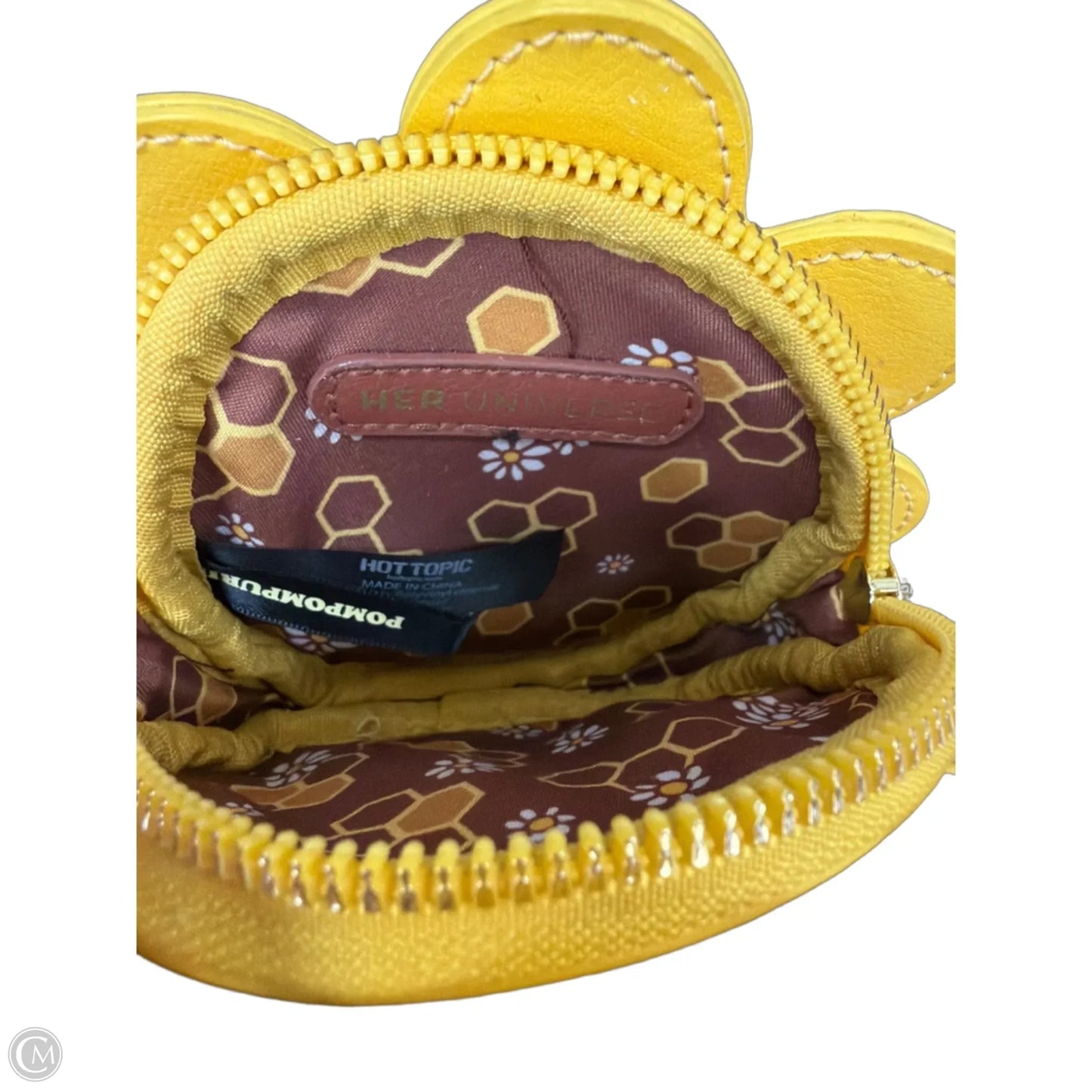 Coin Purse By Clothes Mentor, Size: Large