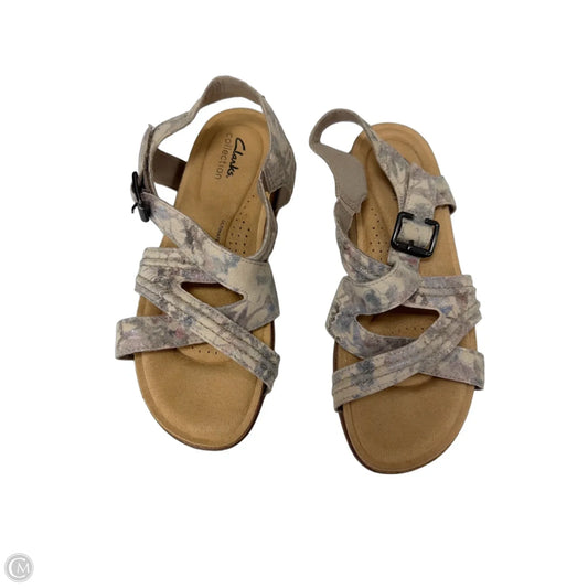 Sandals Flats By Clarks In Camouflage Print, Size: 8