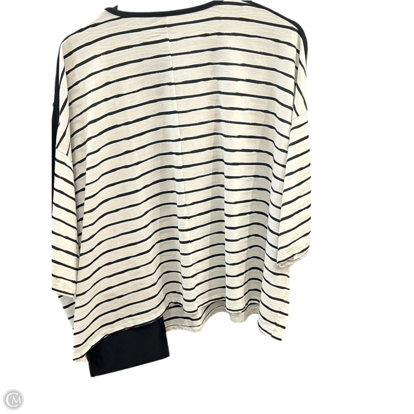 Top Short Sleeve Basic By Clothes Mentor In Striped Pattern, Size: M