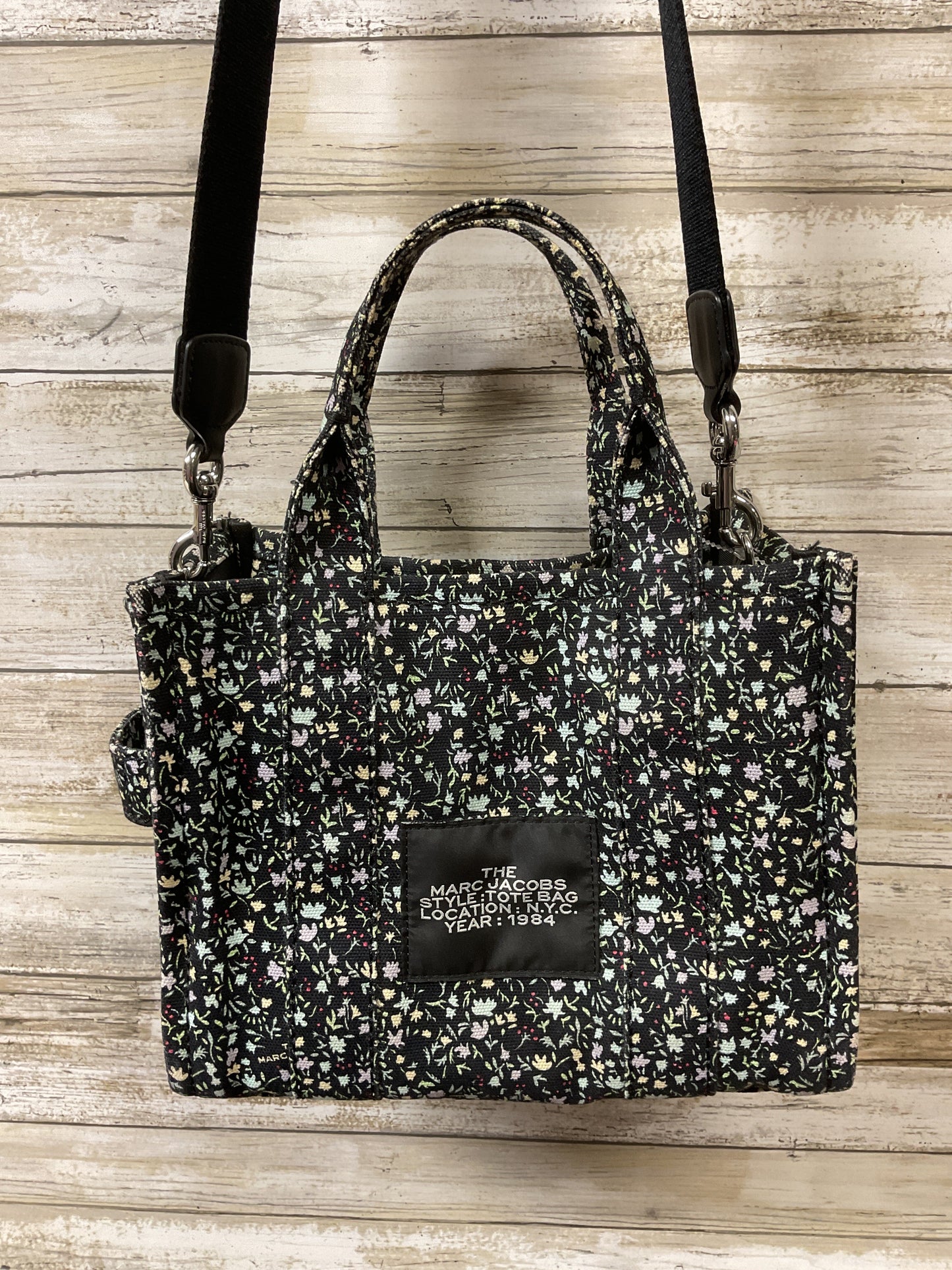 Crossbody Luxury Designer By Marc Jacobs In Floral Print, Size:Medium