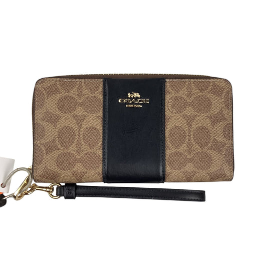 Wristlet Designer By Coach, Size: Medium