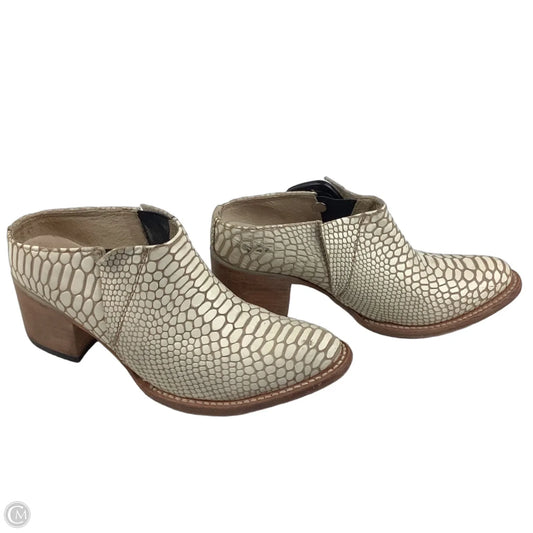 Boots Ankle Heels By Freebird In Cream, Size: 7