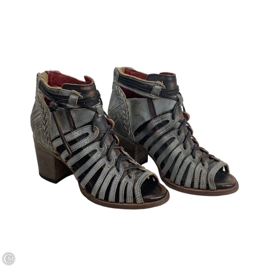 Sandals Heels Block By Freebird In Grey, Size: 8