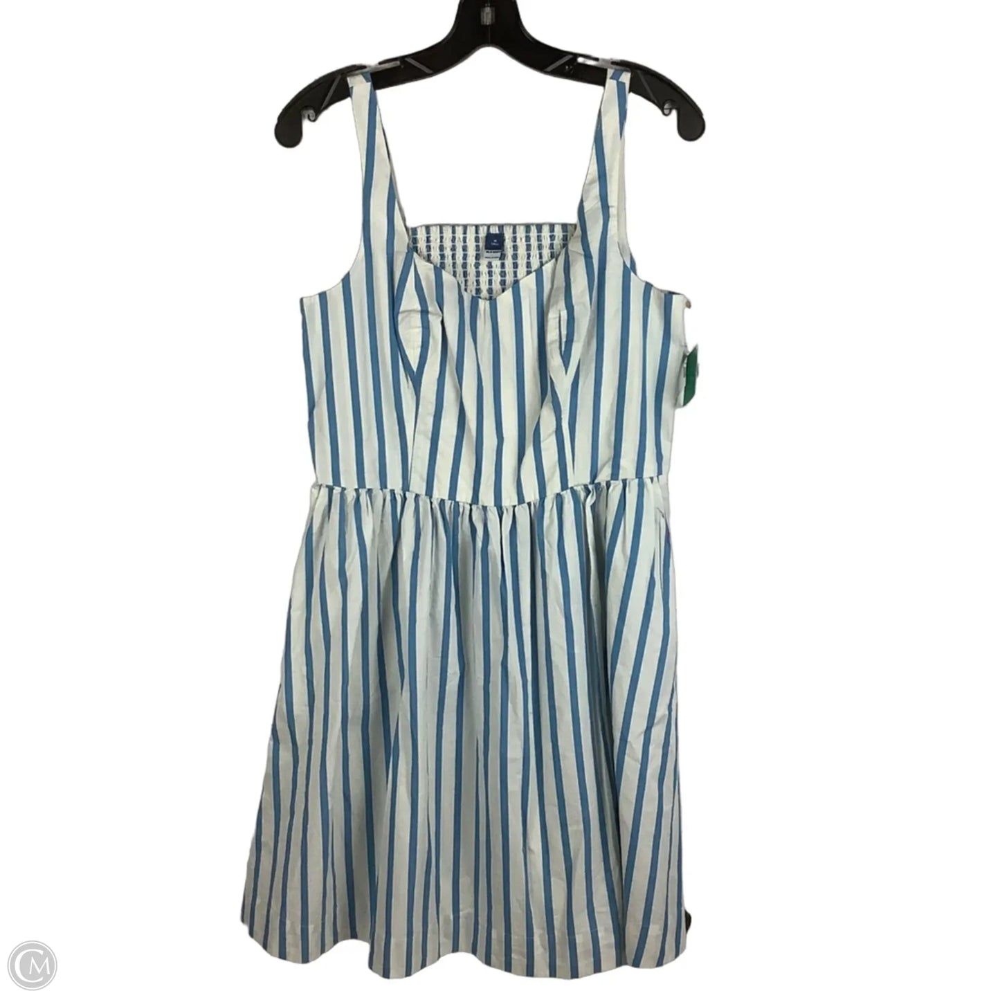 Dress Casual Short By Old Navy In Striped Pattern, Size: M TALL