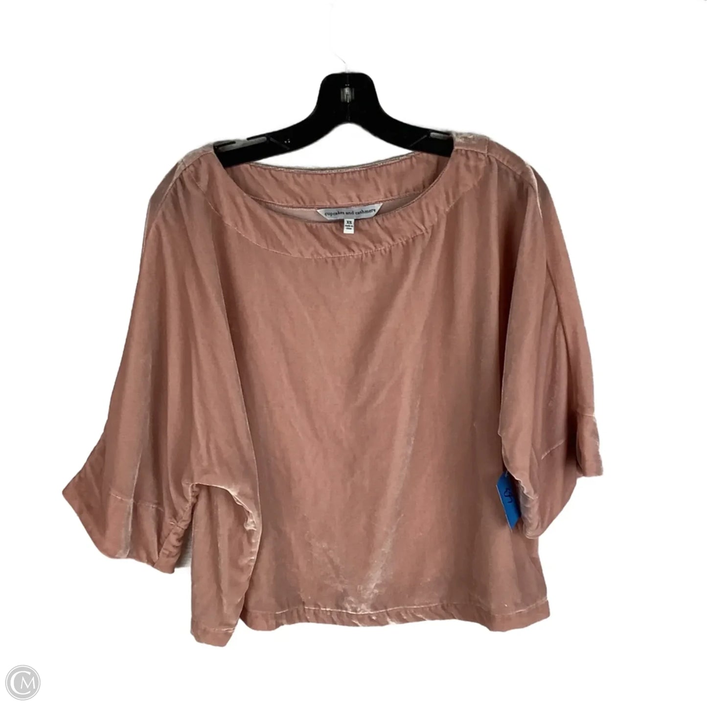 Top Short Sleeve By Cupcakes And Cashmere In Pink, Size: Xs