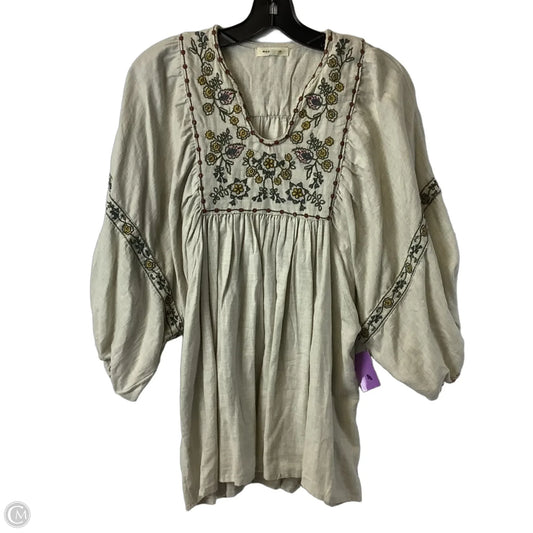 Top Short Sleeve By Max Studio In Taupe, Size: Xl