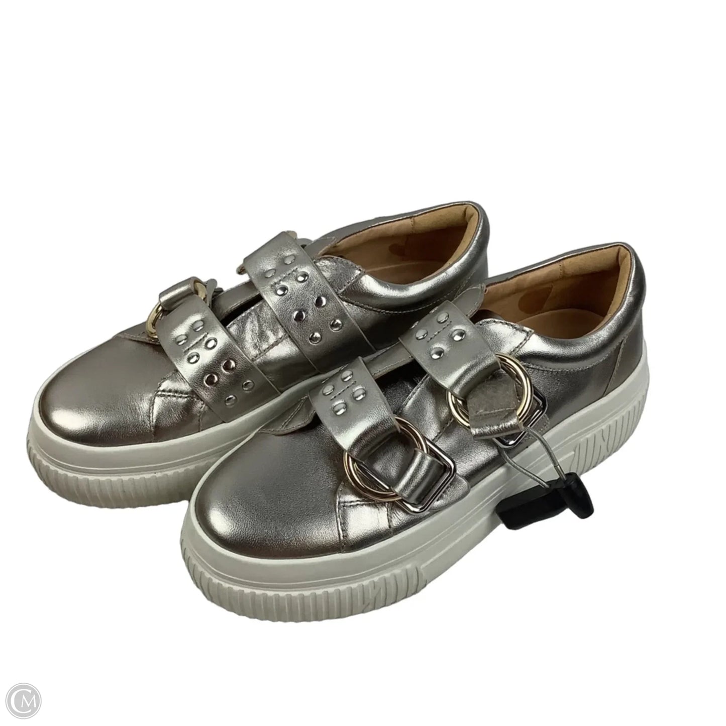 Shoes Sneakers By Clothes Mentor In Silver, Size: 8