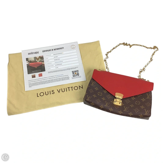 Crossbody Luxury Designer By Louis Vuitton, Size: Medium
