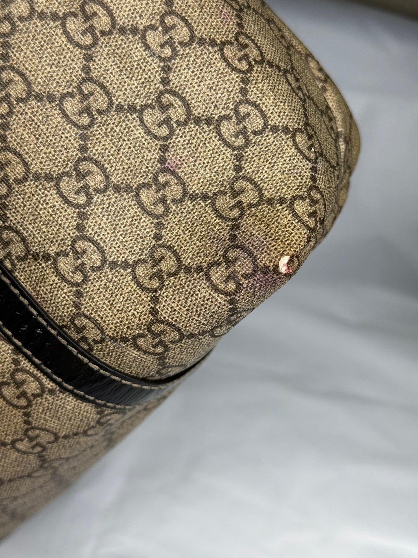 Tote Luxury Designer By Gucci, Size: Medium
