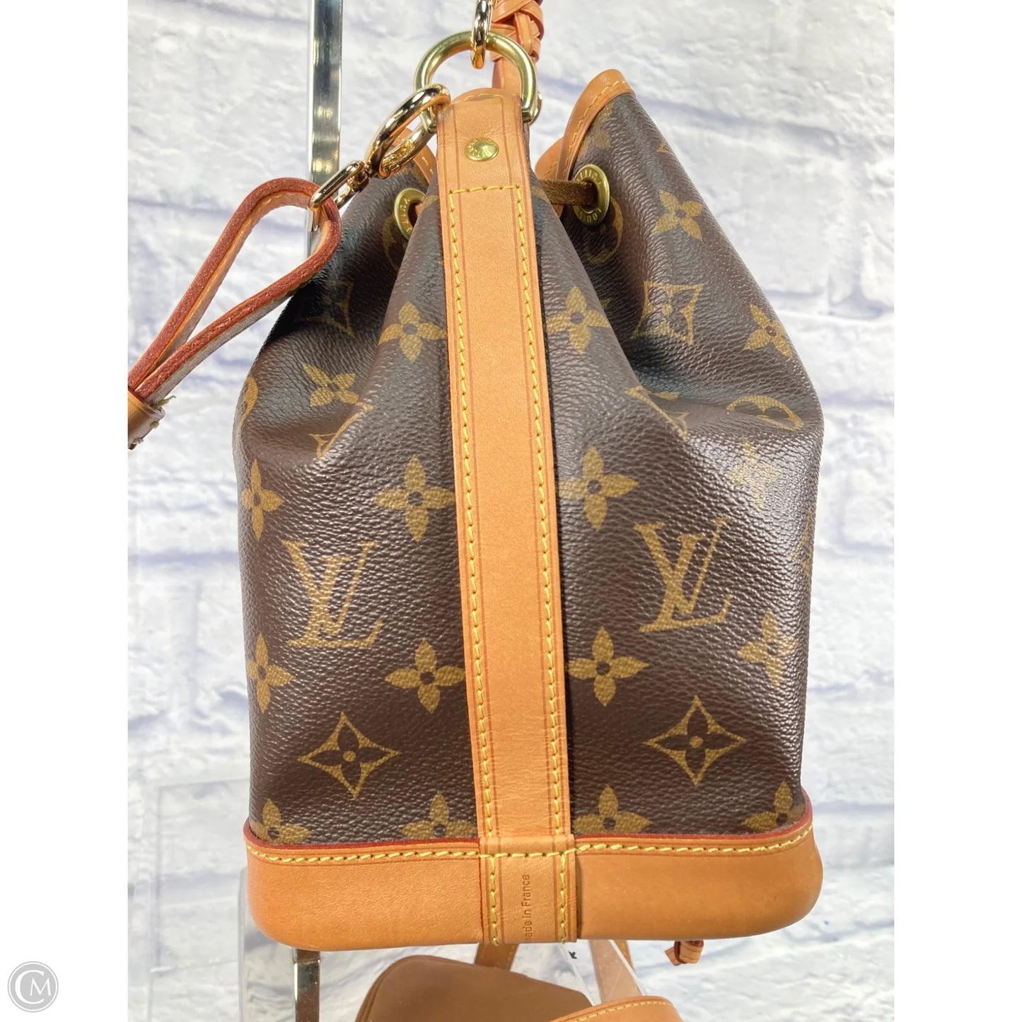 Handbag Luxury Designer By Louis Vuitton, Size: Medium