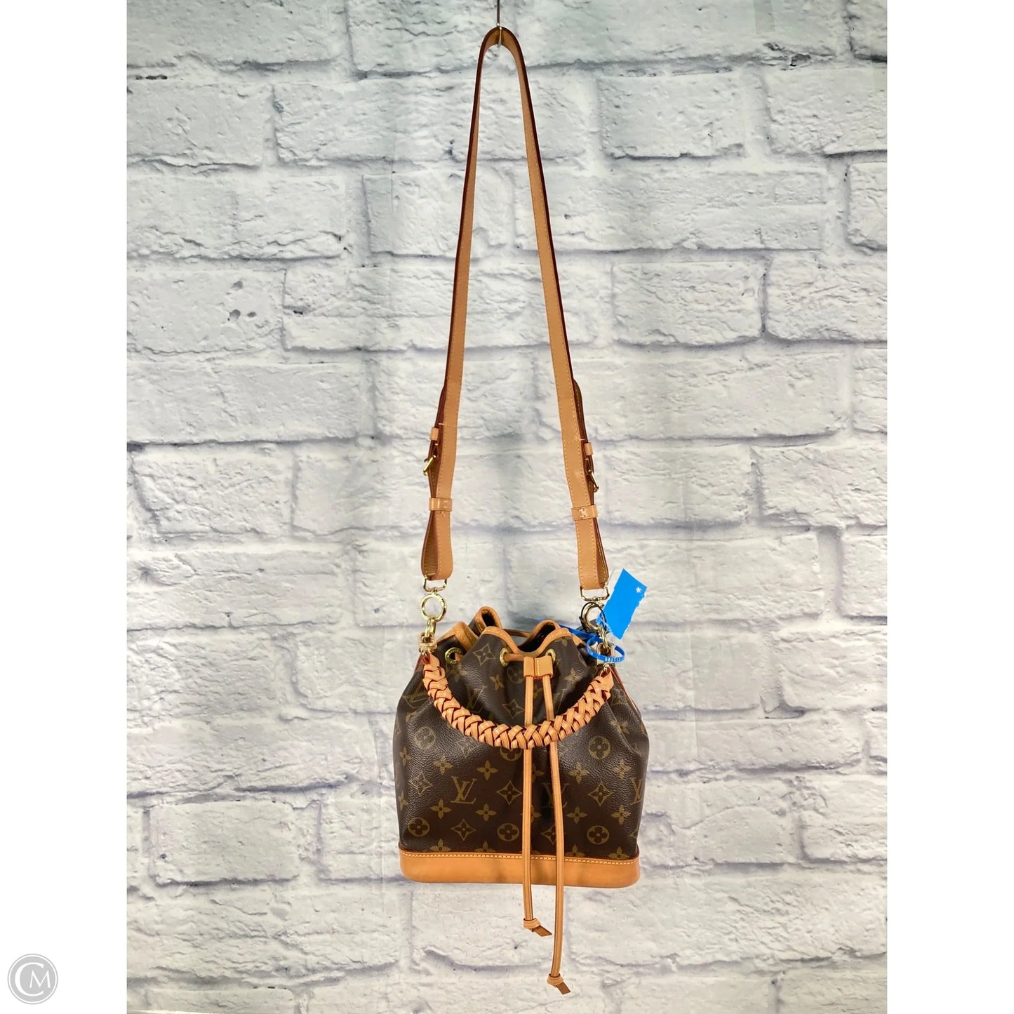 Handbag Luxury Designer By Louis Vuitton, Size: Medium