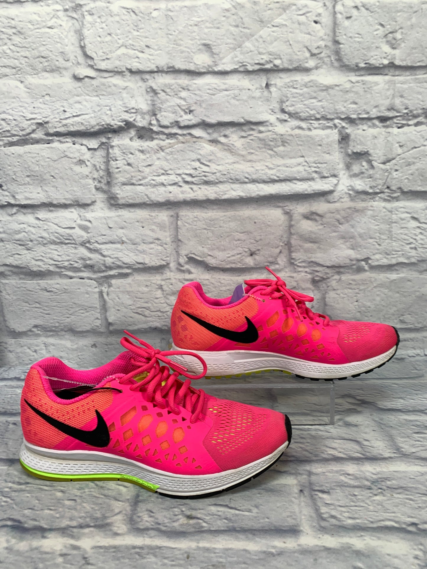 Pink Shoes Athletic Nike, Size 9