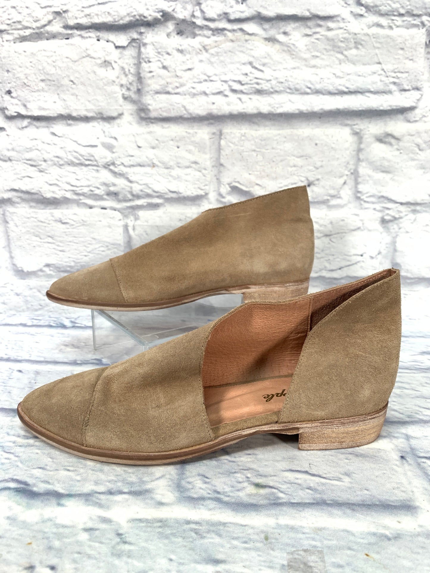 Shoes Designer By Free People In Tan, Size: 9.5