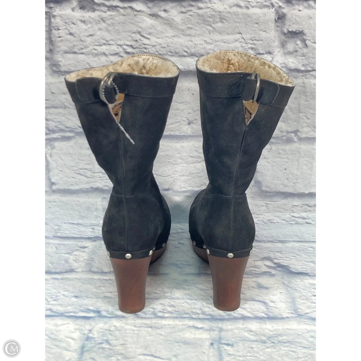 Boots Designer By Ugg In Black, Size: 9