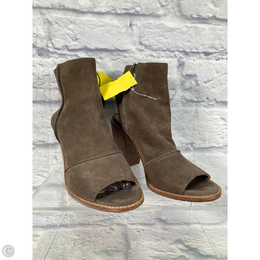Boots Designer By Ugg In Taupe, Size: 9