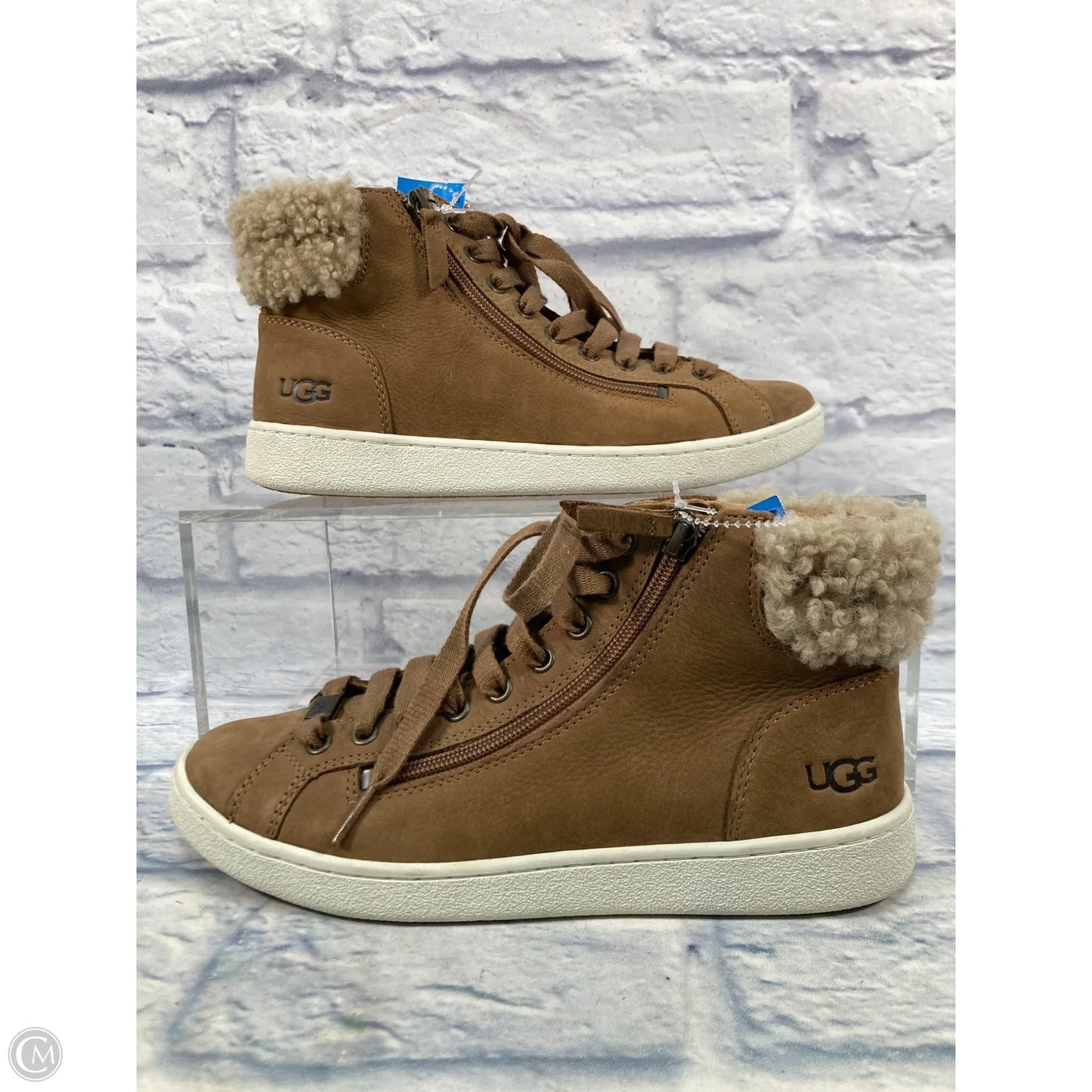 Shoes Designer By Ugg In Brown, Size: 9