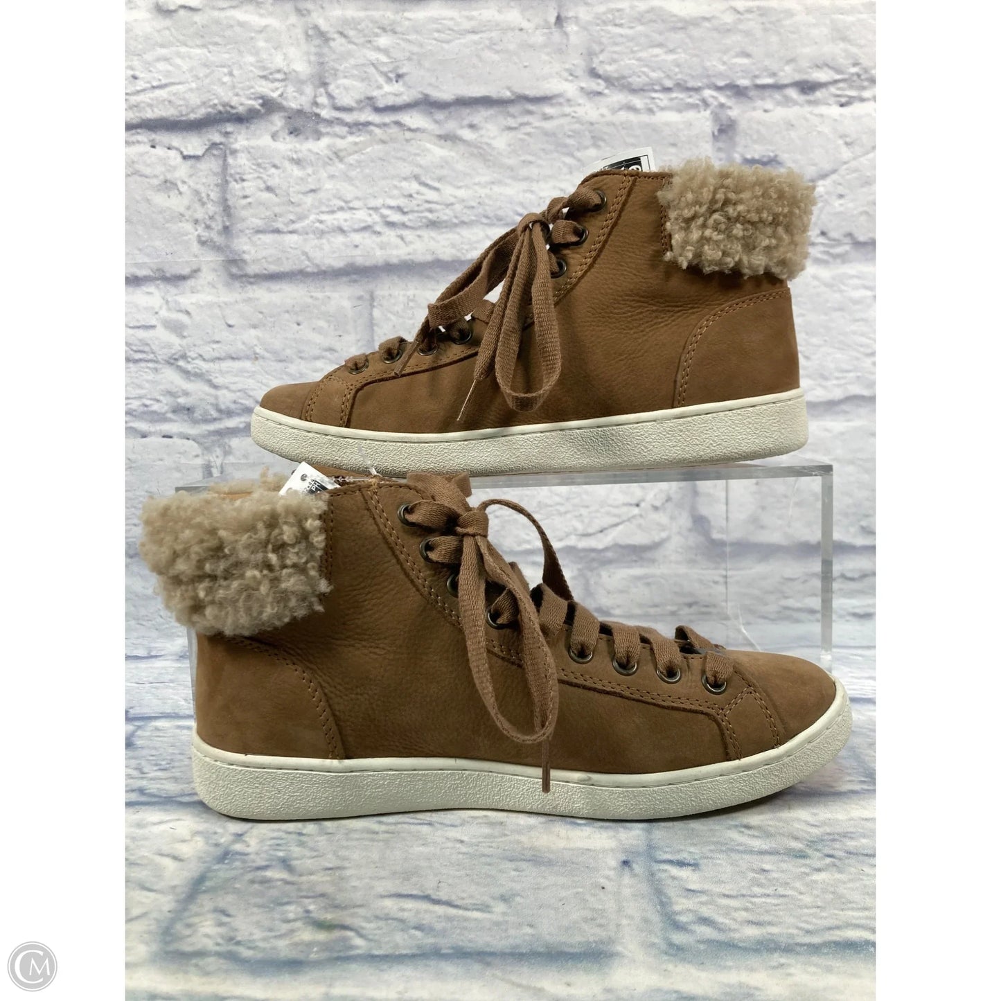 Shoes Designer By Ugg In Brown, Size: 9