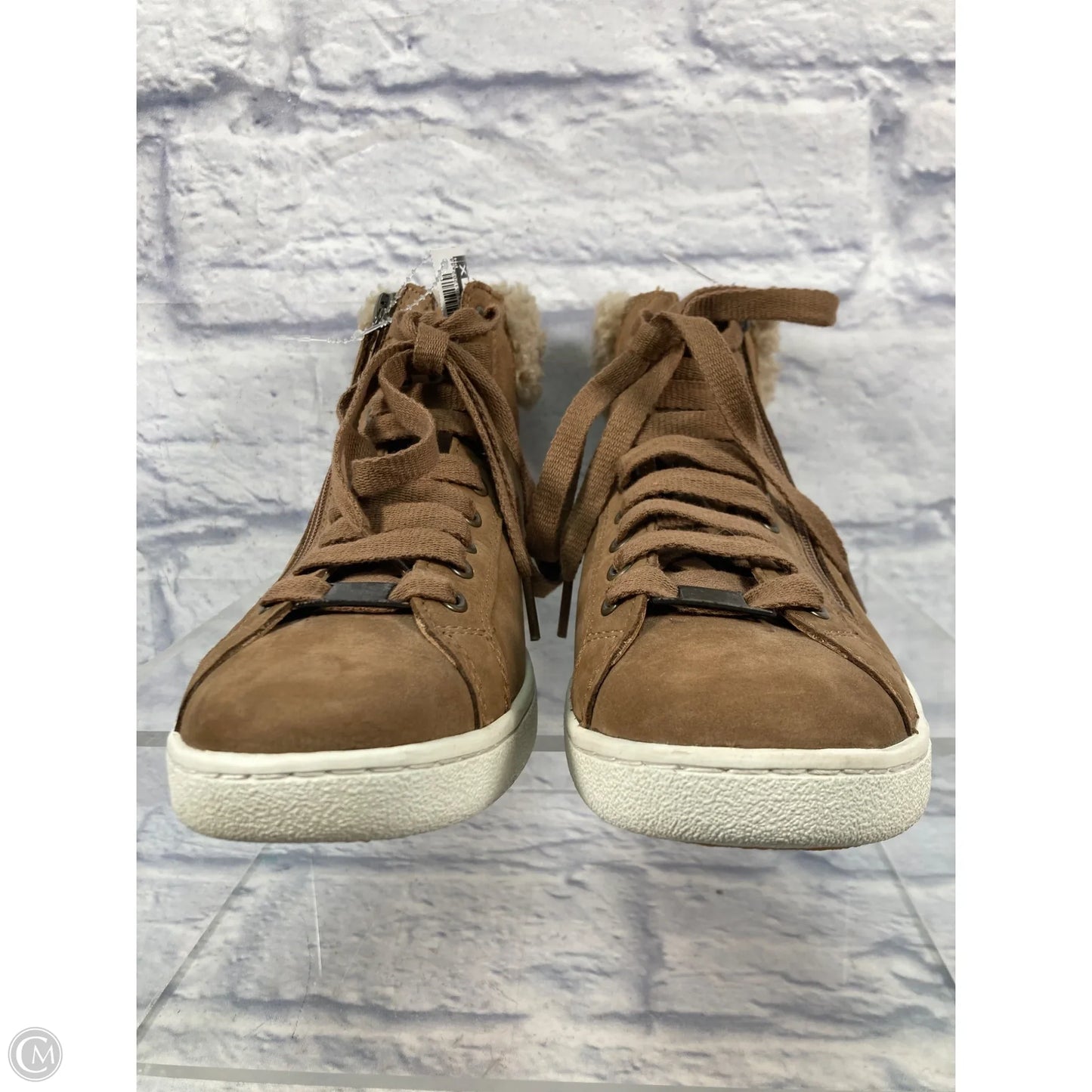 Shoes Designer By Ugg In Brown, Size: 9